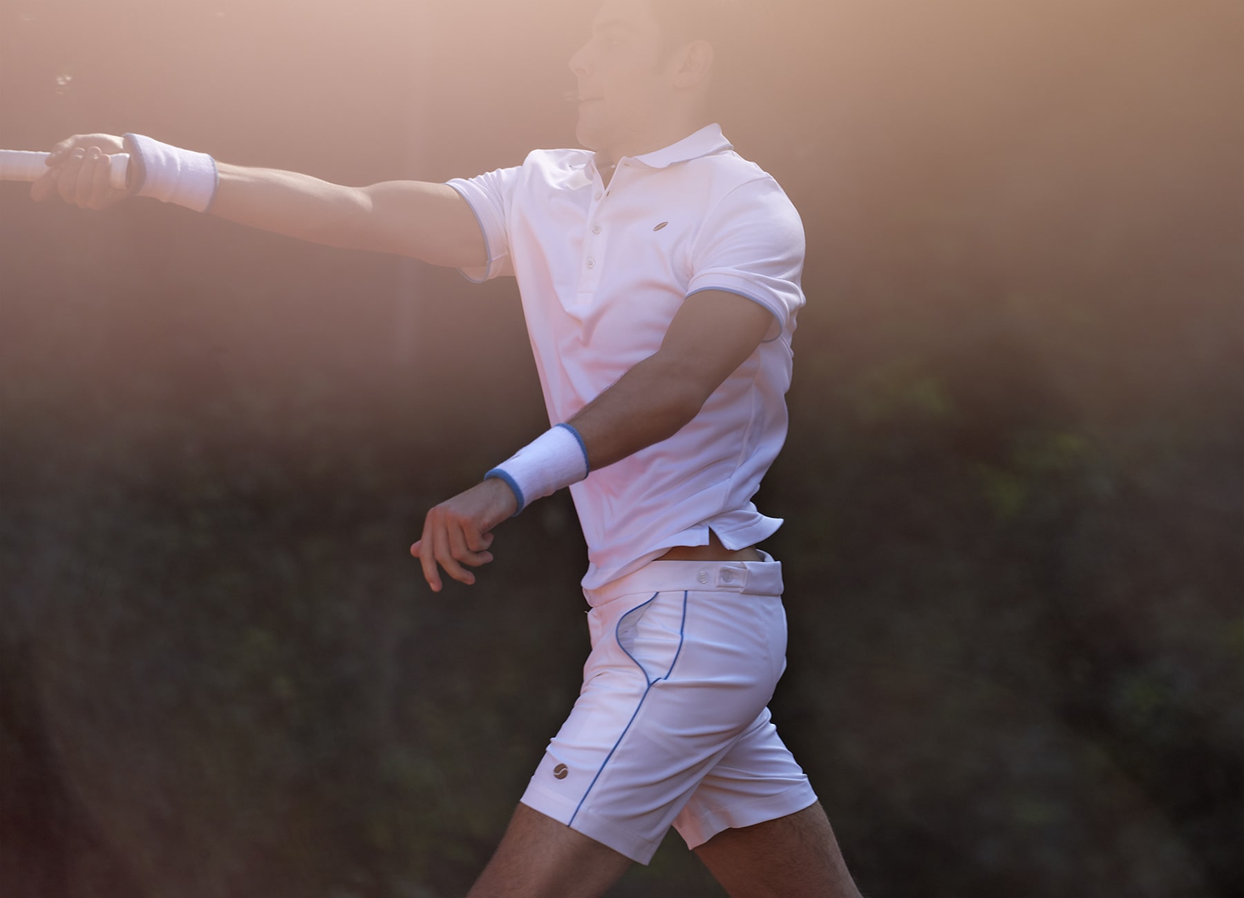 Tennisspieler beim Schlag