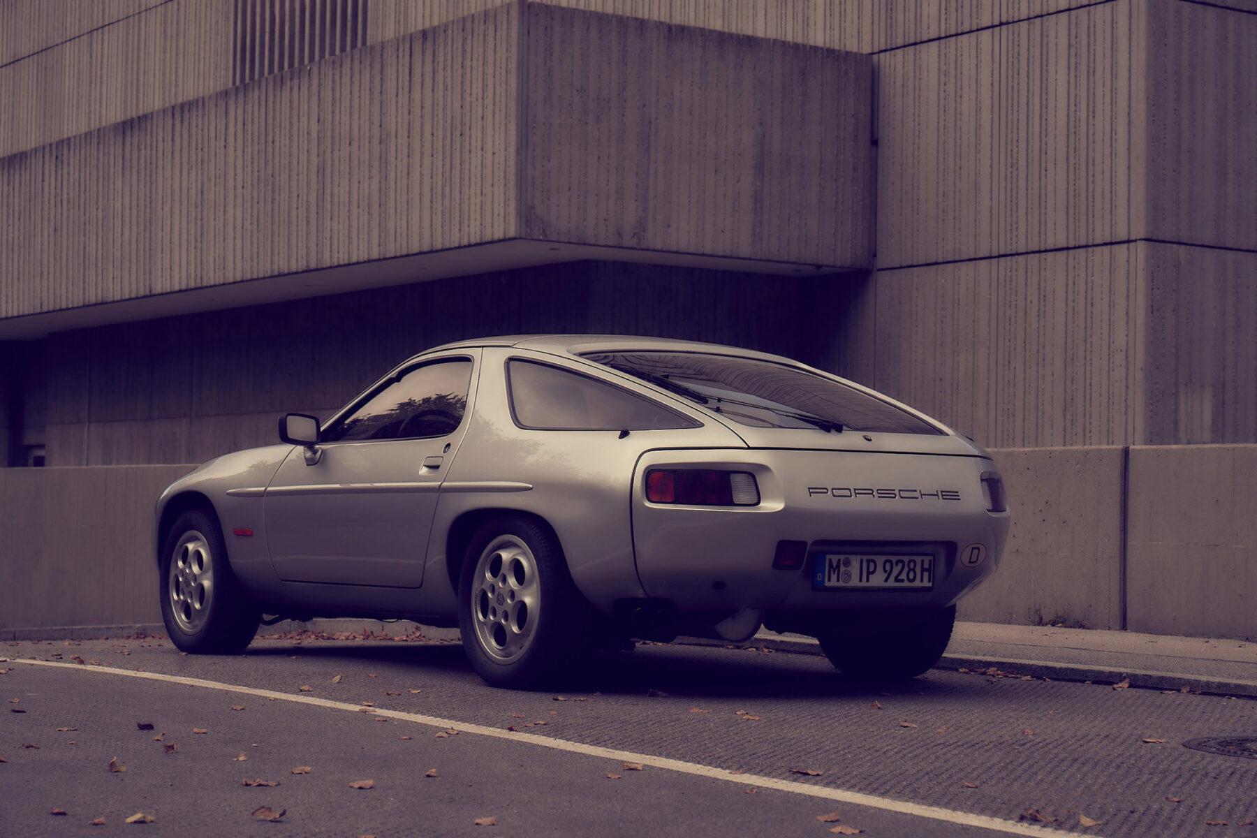 Porsche 928